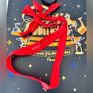 Authentic Louis Vuitton PaperBag Christmas limited 2024 Ribbon 14x10 Collectible